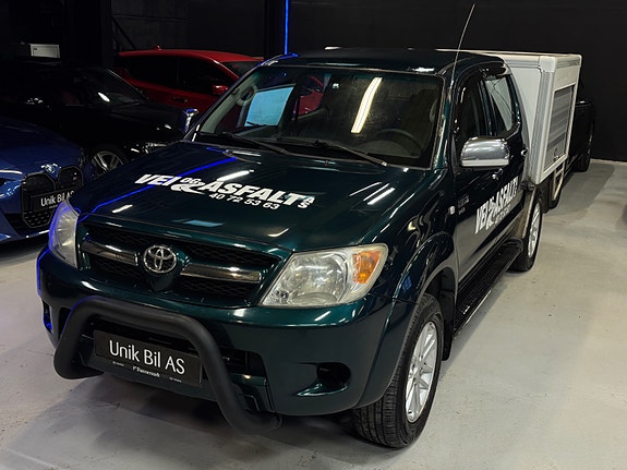 Toyota HiLux 4 of 28