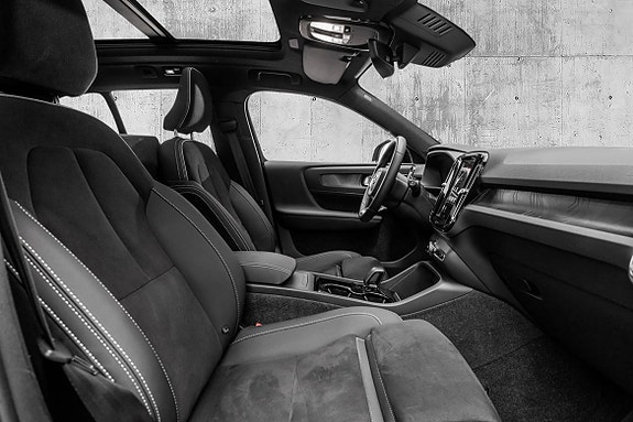 Volvo XC40 21 of 25