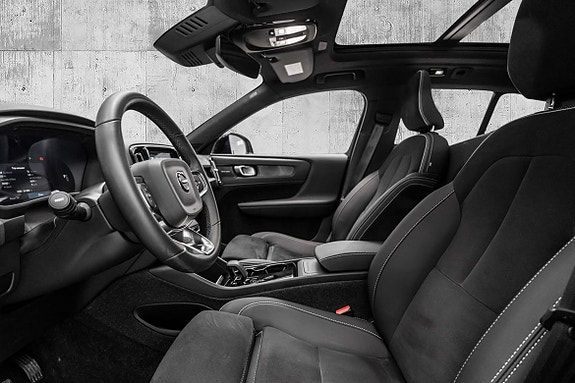Volvo XC40 10 of 25