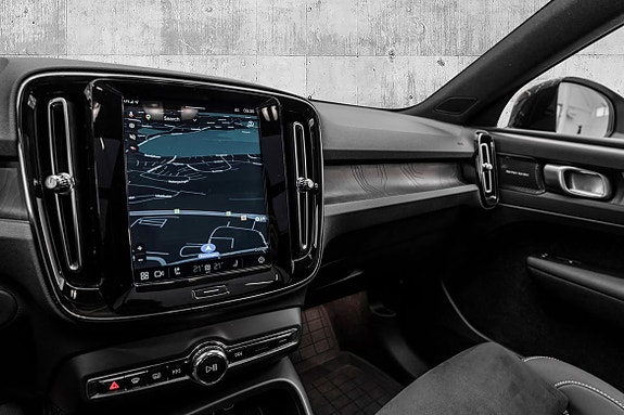 Volvo XC40 16 of 25