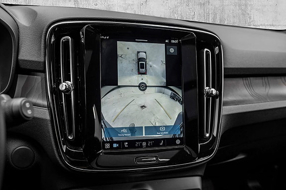 Volvo XC40 18 of 25