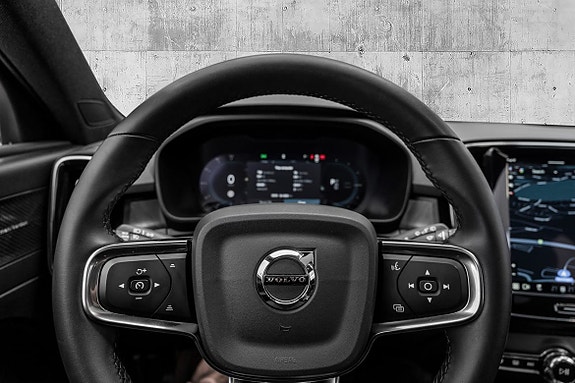 Volvo XC40 14 of 25