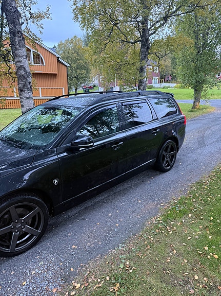 Volvo V70 3 of 13