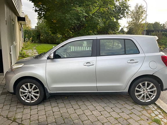 Toyota Urban Cruiser 2 of 14