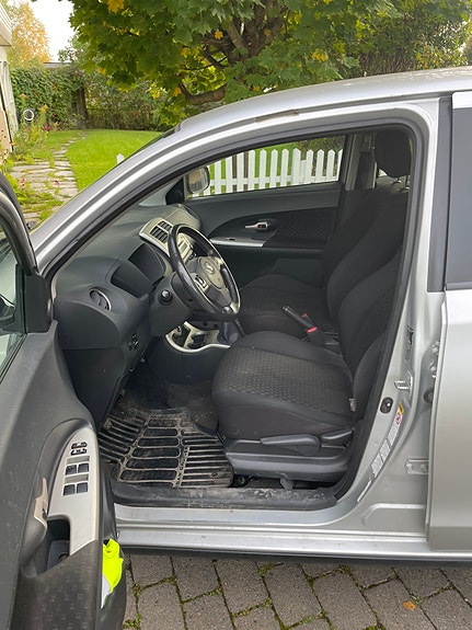 Toyota Urban Cruiser 4 of 14