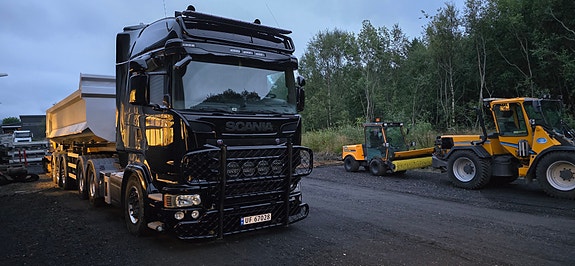 Scania R580 Kombibil med Maur tippsemi 16 of 28