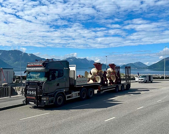 Scania R580 Kombibil med Maur tippsemi 7 of 28