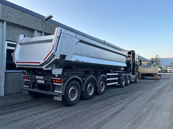 Scania R580 Kombibil med Maur tippsemi 21 of 28