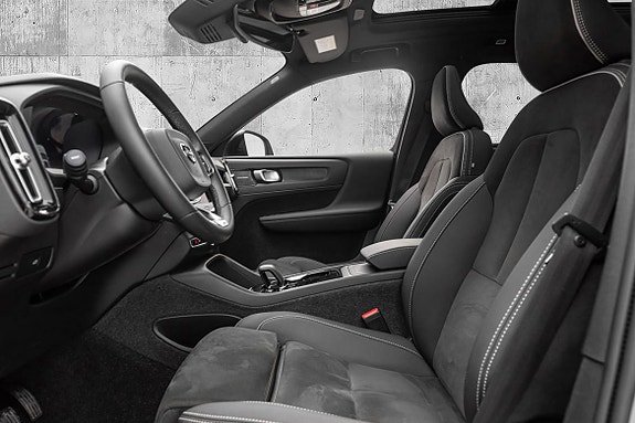 Volvo XC40 11 of 26
