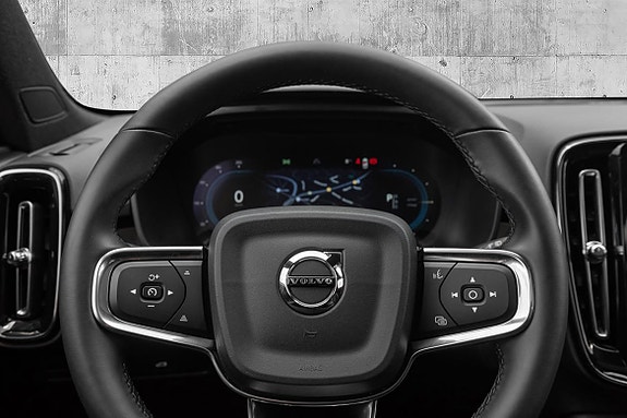Volvo XC40 14 of 26