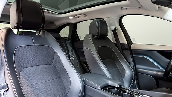 Jaguar F-PACE 20 of 30