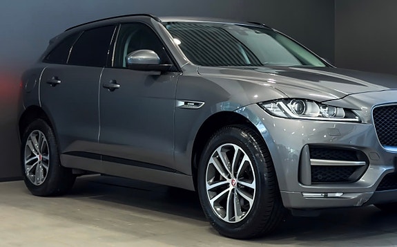 Jaguar F-PACE 5 of 30