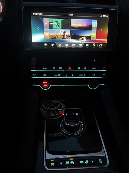 Jaguar F-PACE 26 of 30