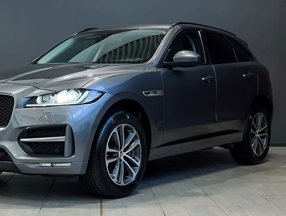 Jaguar F-PACE 7 of 30