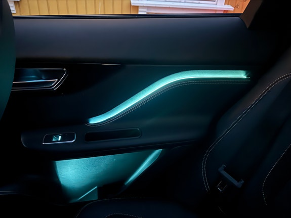 Jaguar F-PACE 21 of 30