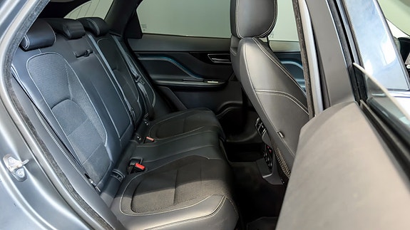 Jaguar F-PACE 23 of 30