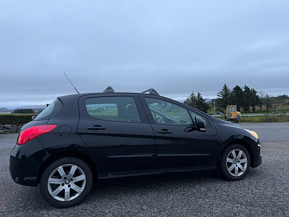 Peugeot 308 7 of 28