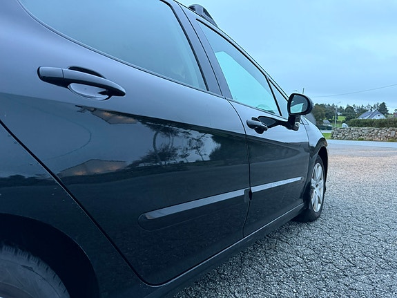 Peugeot 308 21 of 28