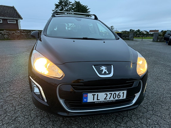 Peugeot 308 2 of 28