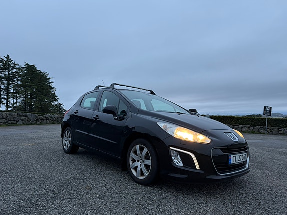 Peugeot 308 8 of 28