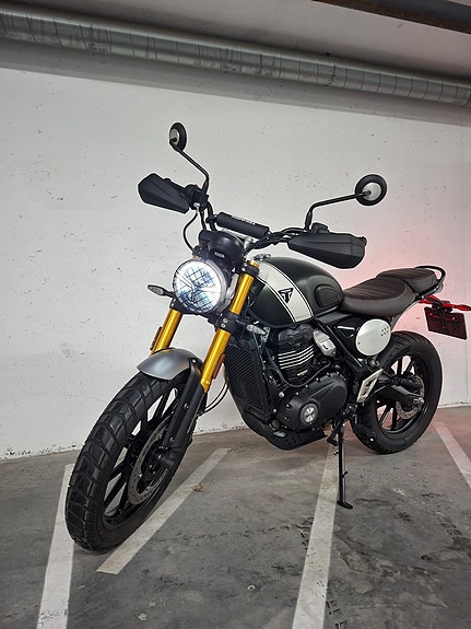 Triumph Scrambler 400 X 5 of 5