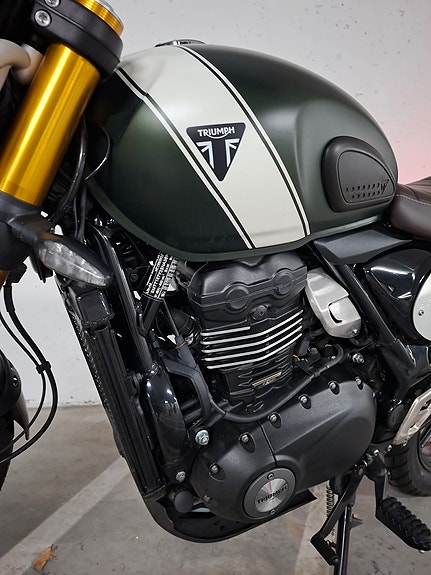 Triumph Scrambler 400 X 4 of 5