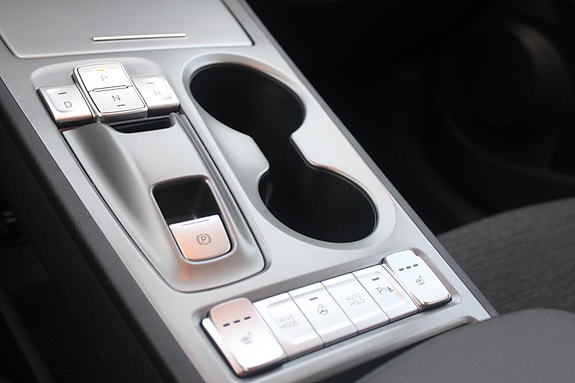 Hyundai Kona 27 of 30