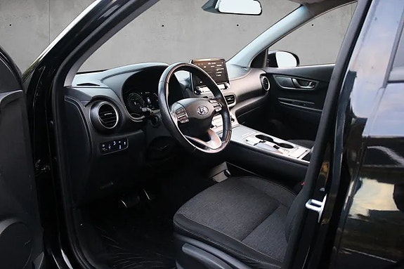 Hyundai Kona 10 of 30