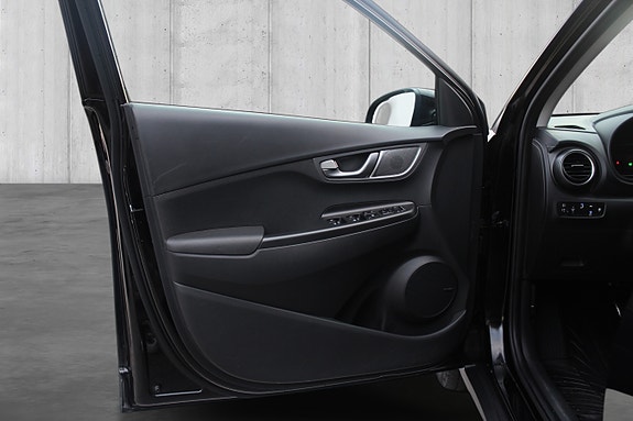 Hyundai Kona 9 of 30