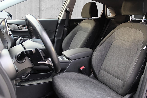 Hyundai Kona 12 of 30