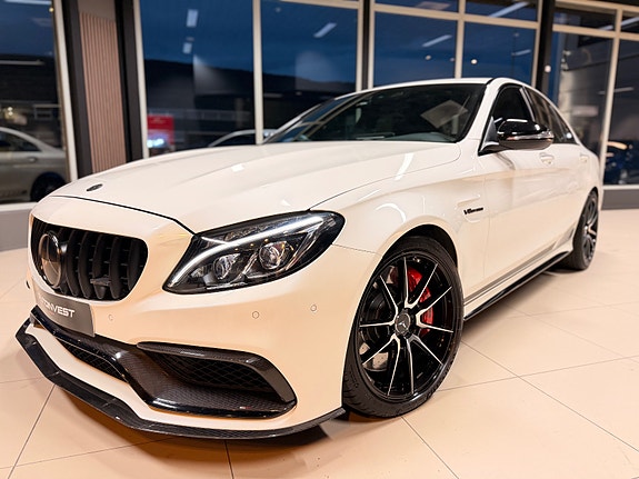 Mercedes-Benz C63 4 of 30