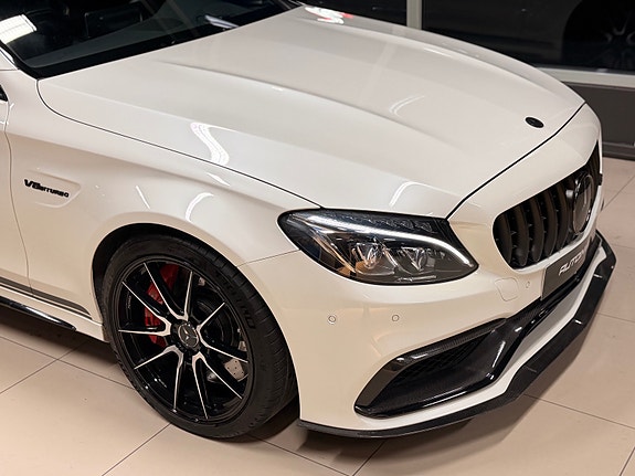 Mercedes-Benz C63 17 of 30
