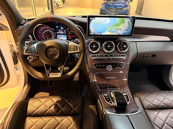 Mercedes-Benz C63 21 of 30