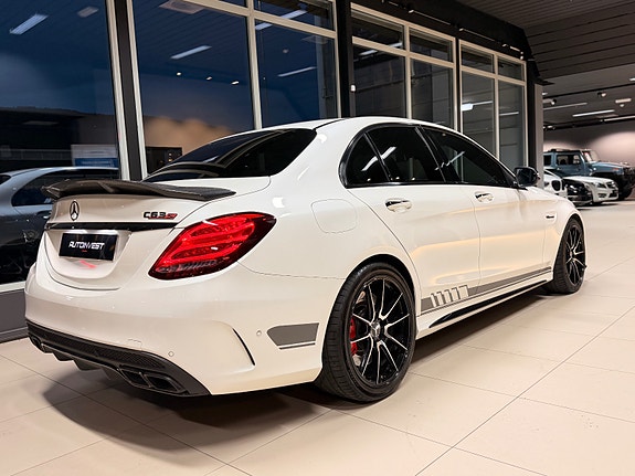 Mercedes-Benz C63 14 of 30
