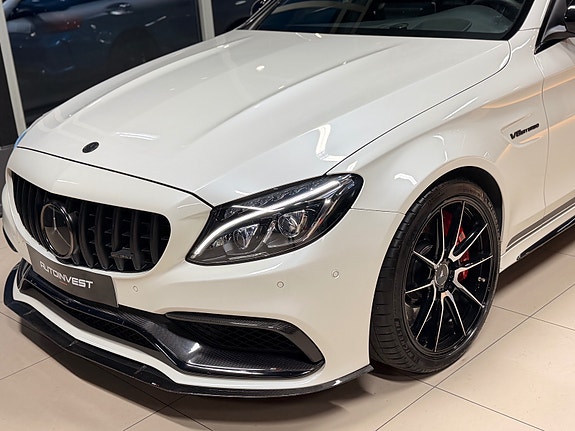 Mercedes-Benz C63 2 of 30