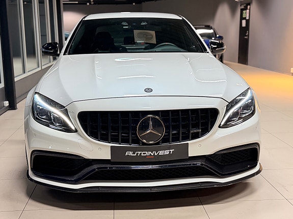 Mercedes-Benz C63 5 of 30