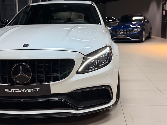 Mercedes-Benz C63 7 of 30