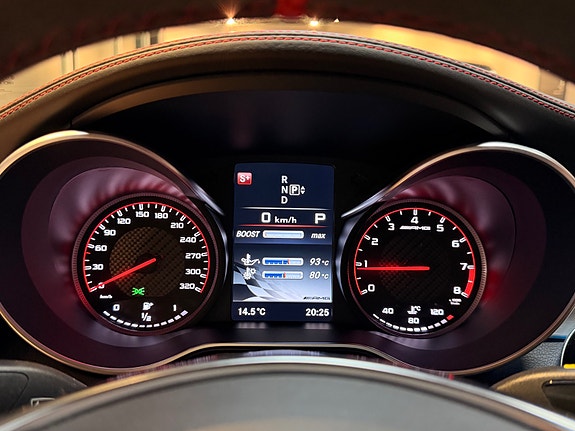 Mercedes-Benz C63 25 of 30