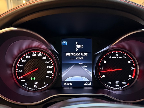 Mercedes-Benz C63 24 of 30