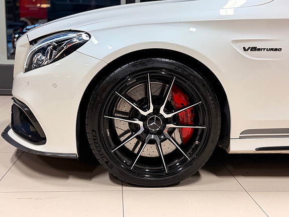 Mercedes-Benz C63 9 of 30
