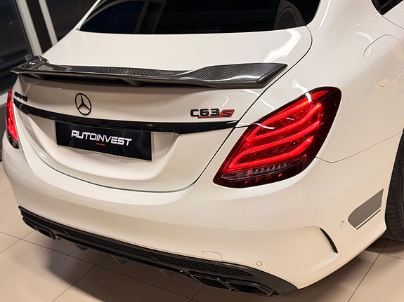 Mercedes-Benz C63 15 of 30