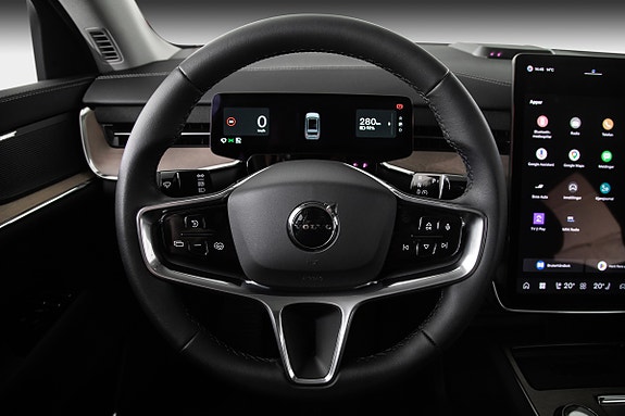Volvo EX90 17 of 22