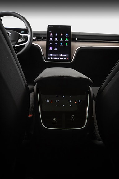 Volvo EX90 18 of 22