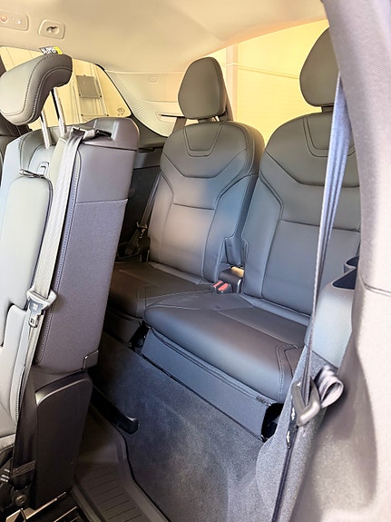 Volvo EX90 10 of 22