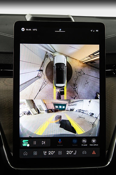 Volvo EX90 15 of 22