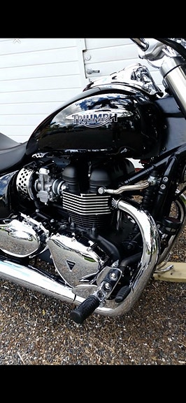 Triumph America 865 2 of 27