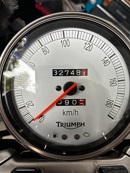 Triumph America 865 12 of 27