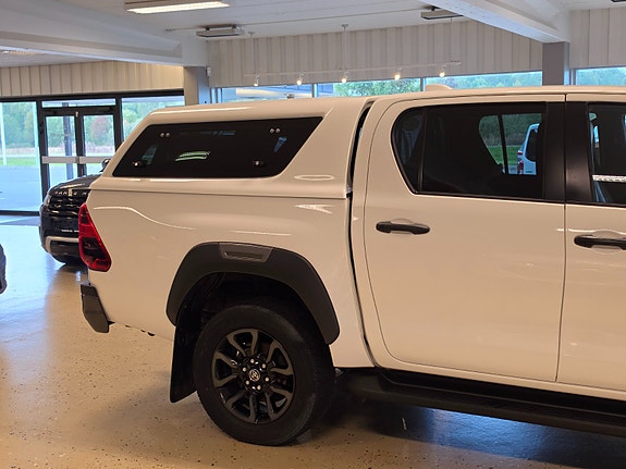 Toyota HiLux 21 of 30