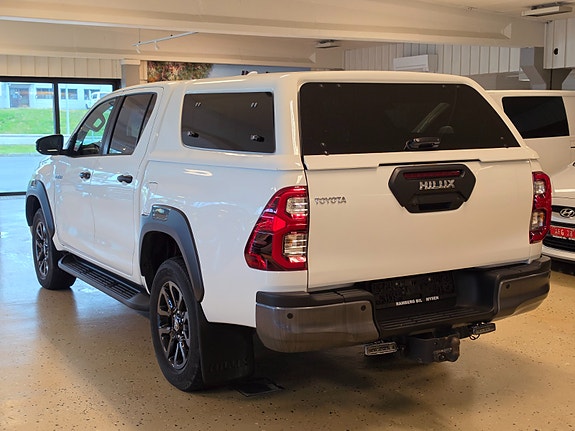 Toyota HiLux 3 of 30