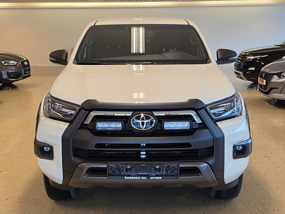 Toyota HiLux 8 of 30